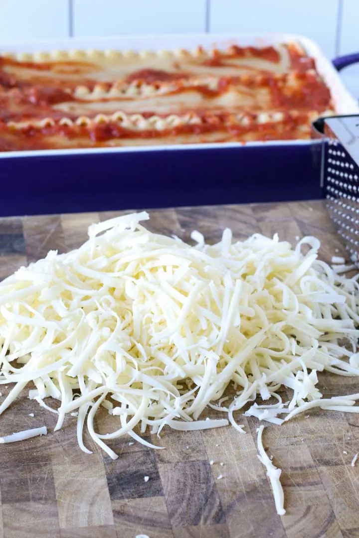 Shredded mozzarella cheese