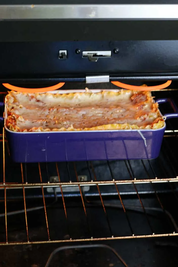 Broiling baked lasagna to get the cheese slightly burnt